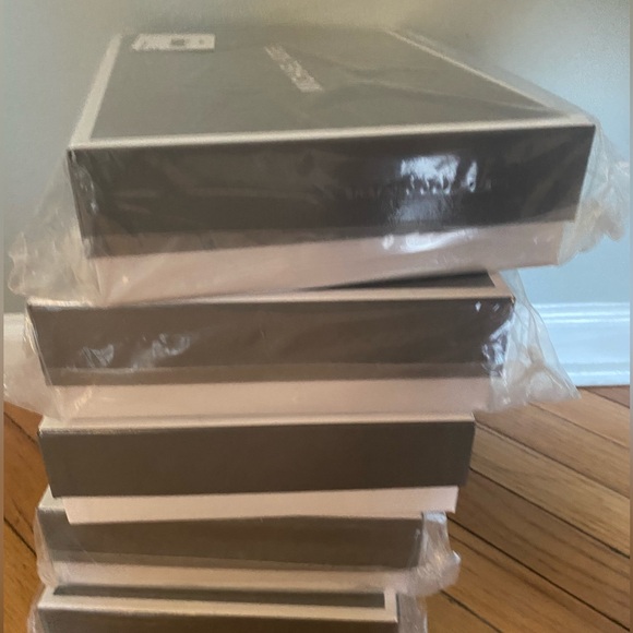 Michael Kors Winters hat gloves and scarf set $178 - Picture 6 of 6